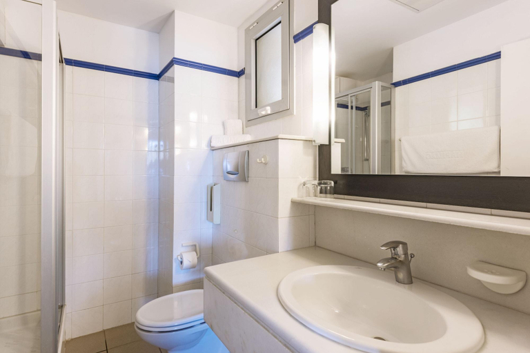 Bathroom 5, Hapimag Resort Damnoni, Crete