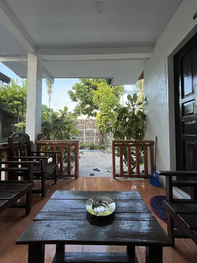 Food & Drinks 4, General Luna Guest House, General Luna