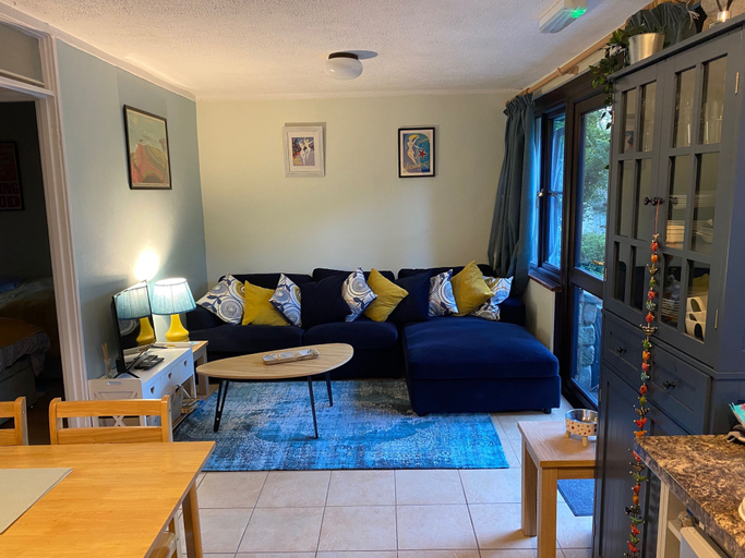 Living area 3, Cabin - Sleeps 4 - Parking, Cornwall
