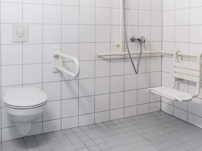 Bathroom 5, B&B HOTEL Mannheim-Friedrichsfeld, Mannheim