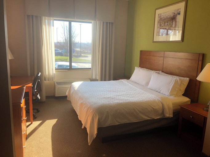 Bedroom 2, Holiday Inn Express & Suites HOWELL by IHG, Livingston