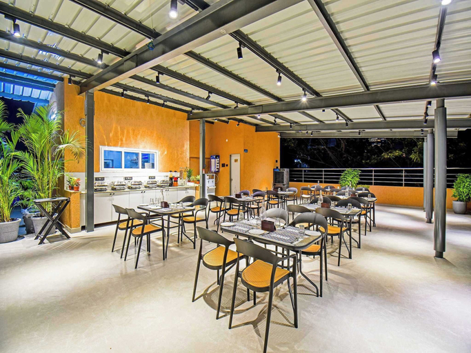 Outdoor dining 5, Palette Shrinivas Suites Baner Pune, Pune