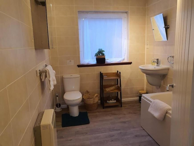 Bathroom 3, Tigh Na Fraoch,, Highland