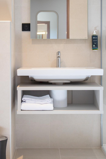 Bathroom 4, Brit Hotel Rennes Cesson - Le Floréal, Ille-et-Vilaine
