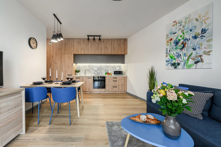 Dining 2, Flat Near Koneser Center, Warsaw