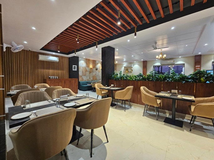 Food & Drinks 5, Hotel Vrinda, Satna