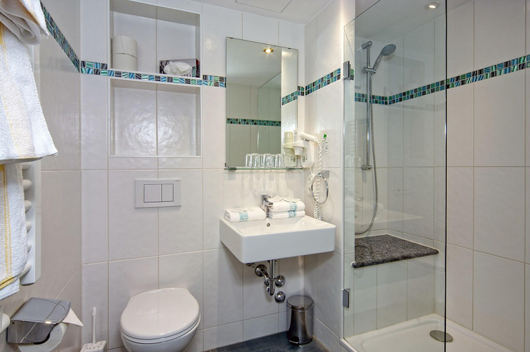 Bathroom 3, Hotel Grunberger, Berchtesgadener Land