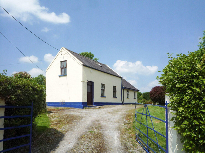 Exterior & Views 1, Sheans Holiday Cottage