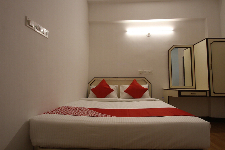 Room 3, Townhouse Tirupur Old Bus Terminal, Tiruppur