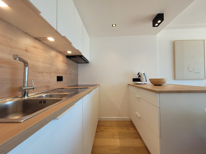 Private kitchen, Seafront Apartment in Middelkerke, West-Vlaanderen