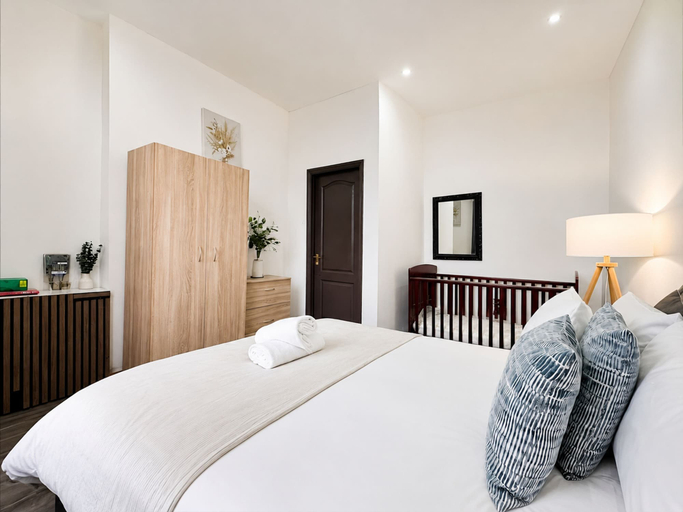 Room 5, 2 Bed Manchester Free Parking Sleeps 4, Manchester