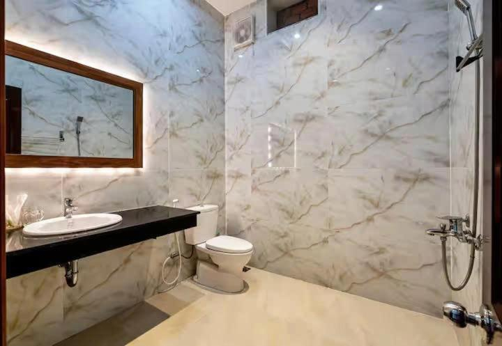 Bathroom 4, B2-10 Hoang My Villa, Ho Chi Minh City