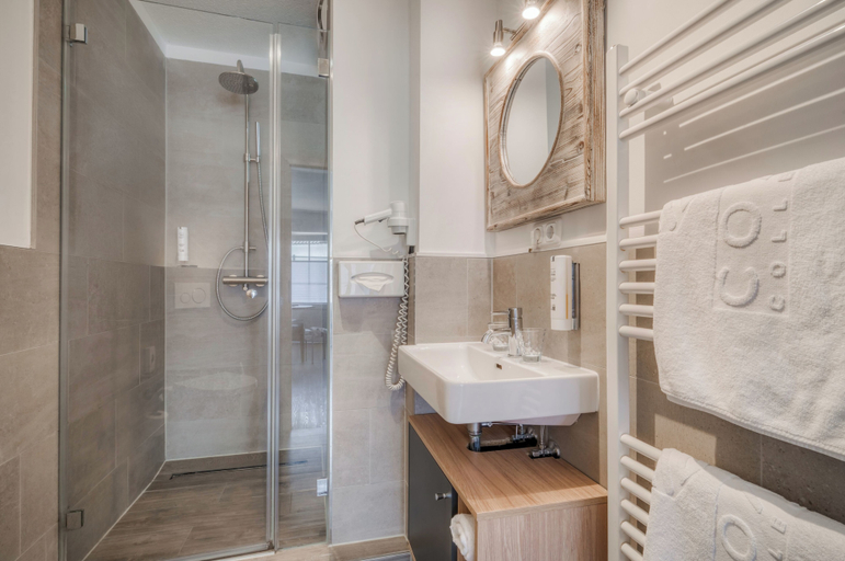 Bathroom 3, Strandgrün Golf- & Spa Resort, Ostholstein