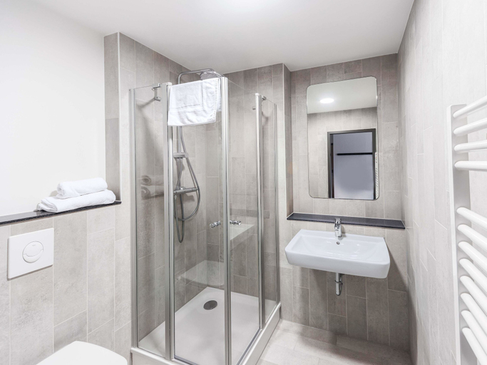 Bathroom 5, B&B HOTEL Gotha-Hbf, Gotha