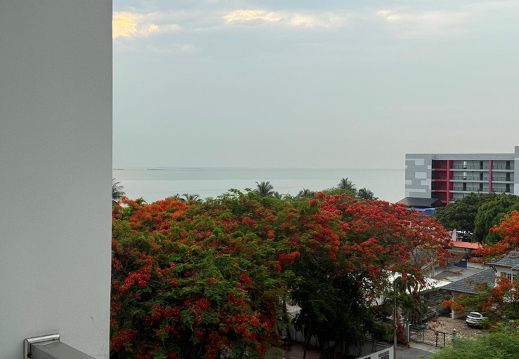 Others 5, The Blu X bangsaen Grand Suite, Muang Chon Buri