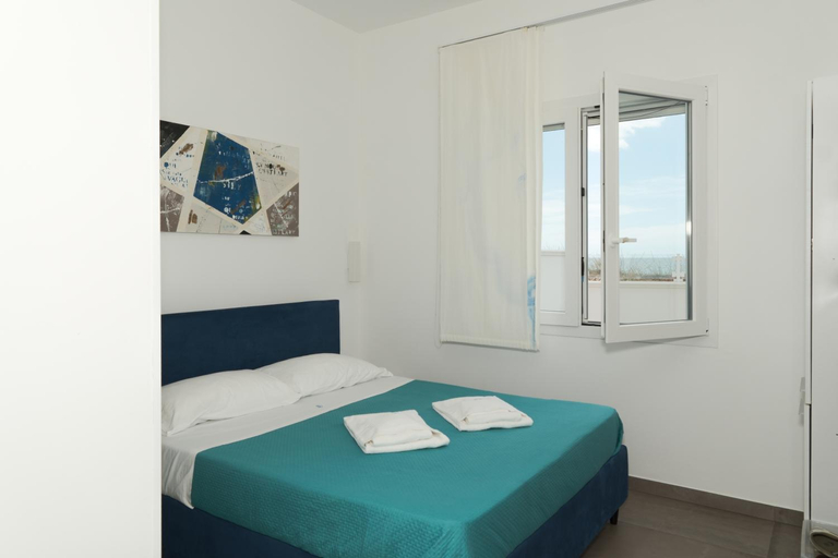 Bedroom 3, Baia Azzurra B&B, Lecce
