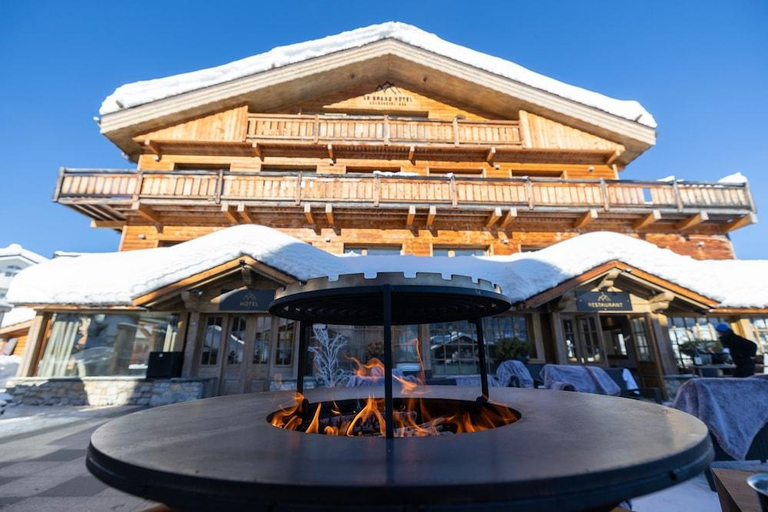 Exterior & Views 1, Grand Hotel Courchevel 1850, Savoie