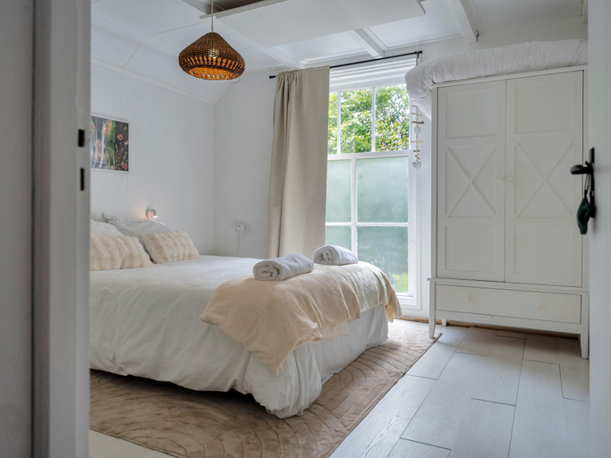 Room 4, Cozy Stay With Recreation Room, Wijk bij Duurstede