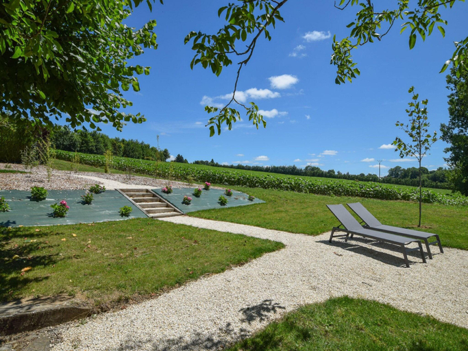 3, Hilltop Cottage with Pool, Dordogne