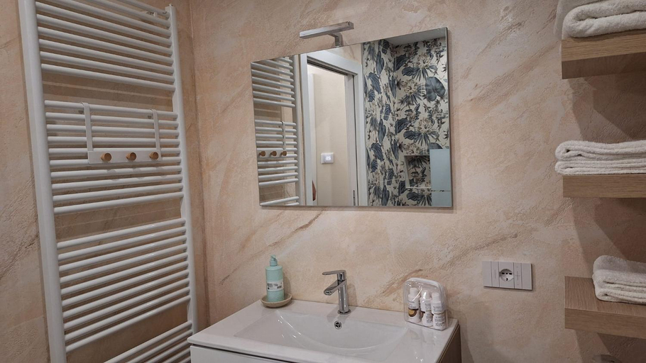 Bathroom 3, La tana del geco, Brescia