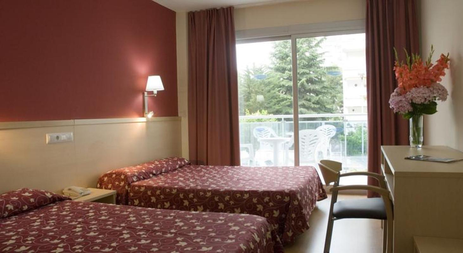 Bedroom 3, Hotel Surf Mar, Girona