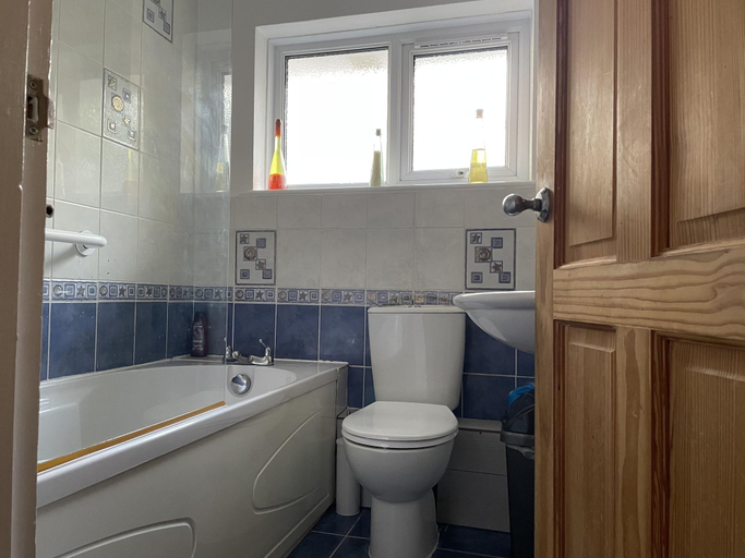 Bathroom 3, Tivoli Bungalow, North Somerset