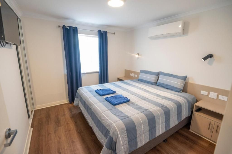 Bedroom 3, Kalbarri Red Bluff Tourist Park, Northampton