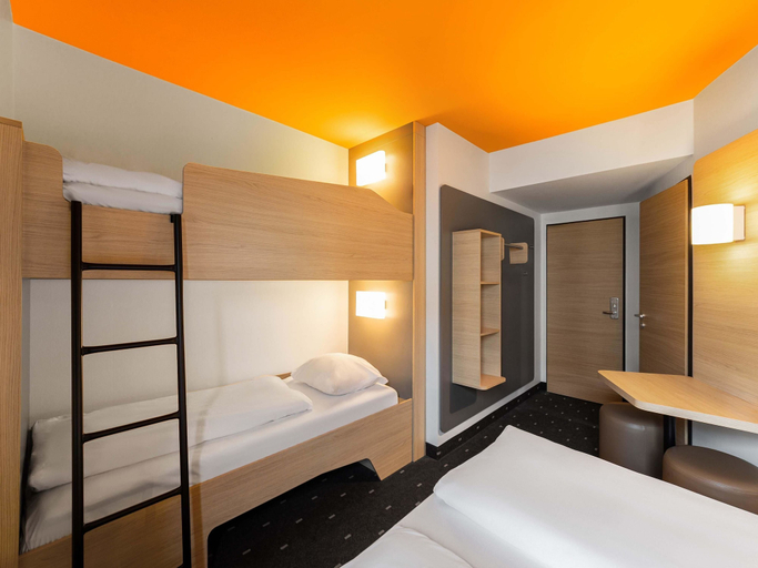 Bedroom 4, B&B HOTEL Essen-City, Essen