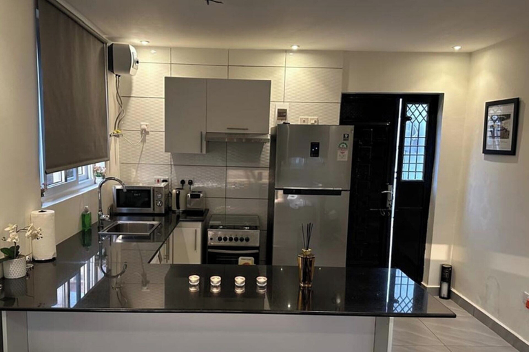 Private kitchen, 1 Bed Apartment Sleeps 2 - Parking, Balcony, Wifi, Western Urban