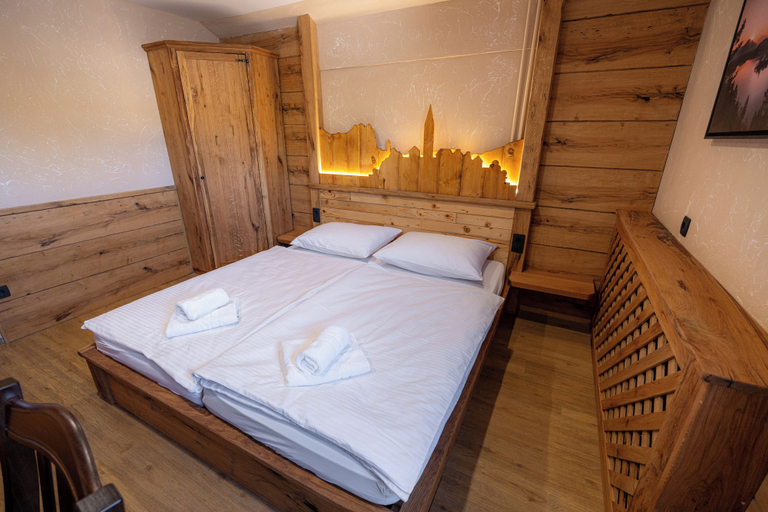 Room 4, Bed & Breakfast LakeBled House, Bled
