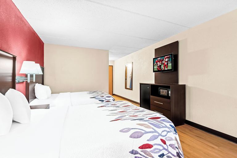 Bedroom 3, Red Roof Inn Cortland, Cortland