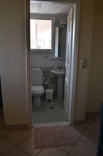 Bathroom 4, Odysseia Apartments, Ionian Islands