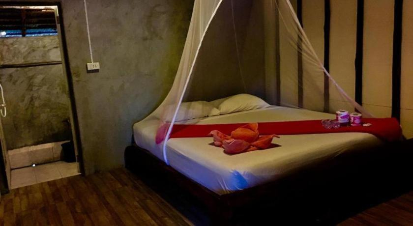 Bedroom 3, Golden Pearl Beach Resort, Nua Khlong