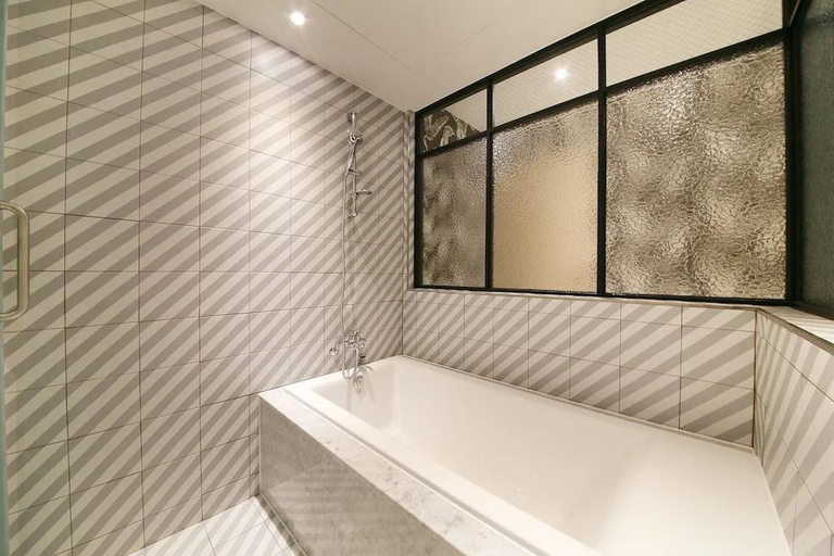 Bathroom 5, Namyangju California, Namyangju