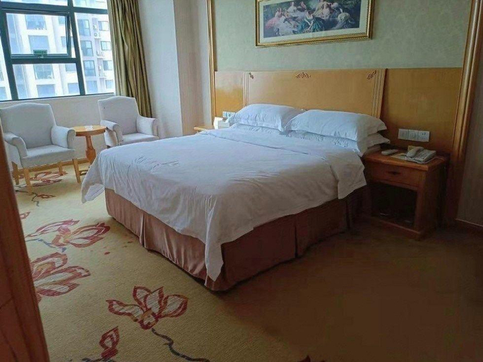 Bedroom 2, Vienna Hotel Yingcheng Railway Station Haishan, Xiaogan