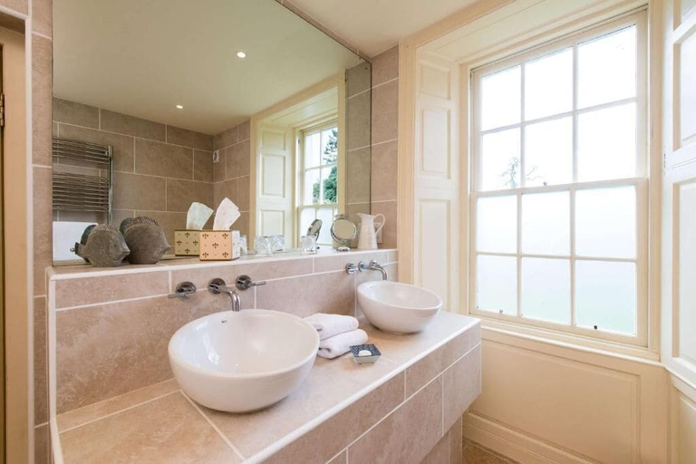 Bathroom 3, Cavens House Dinner included, Dumfries and Galloway