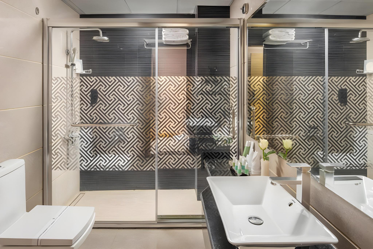 Bathroom 5, Taiba Front Hotel, Al Madinah Al Munawwarah