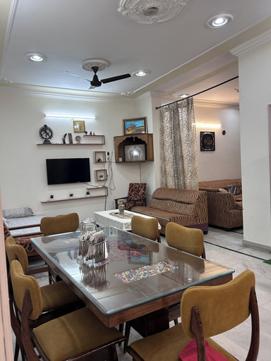 Dining 5, Charming Bungalow Rental in Jammu, Jammu
