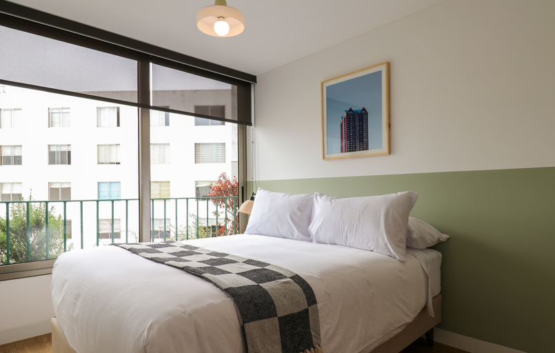 Room 5, w Amazing 2BR With Balcony in Prime Miraflores, Lima