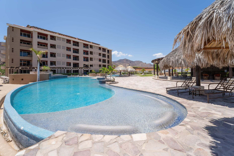 Pool 4, Amazing 1 Bed & 1 Bath Condo With Ocean, Mountain and Golf Course View, Comondú