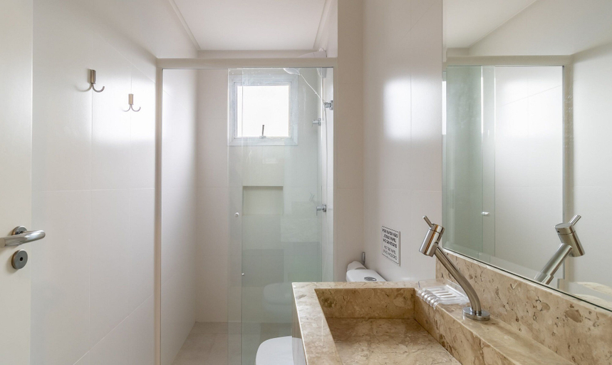 Bathroom 3, Apt w/ Jacuzzi 350m From Sea in Bombinhas Vec117, Bombinhas