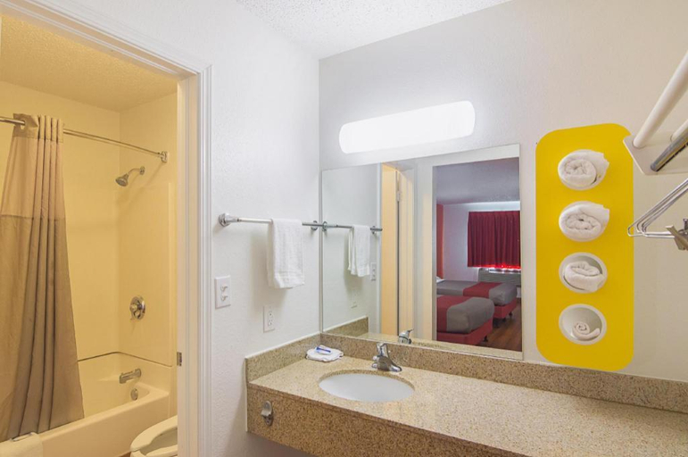 Bathroom 3, Motel 6 Hutchins, TX, Dallas