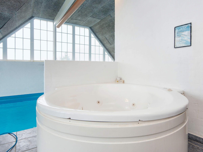 Bathroom 5, 4 Star Holiday Home in Harboore, Lemvig