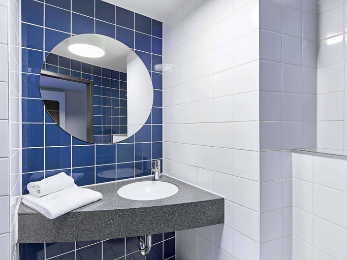 Bathroom 5, B&B Hotel Dortmund-City, Dortmund