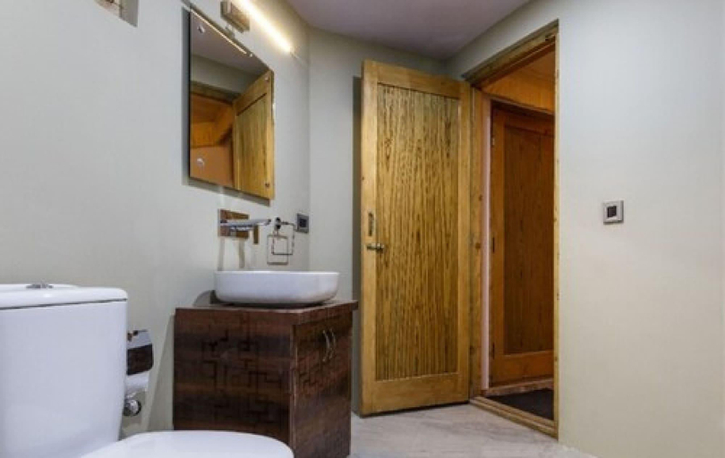 Bathroom 4, Chalet Seabuckthorn, Leh
