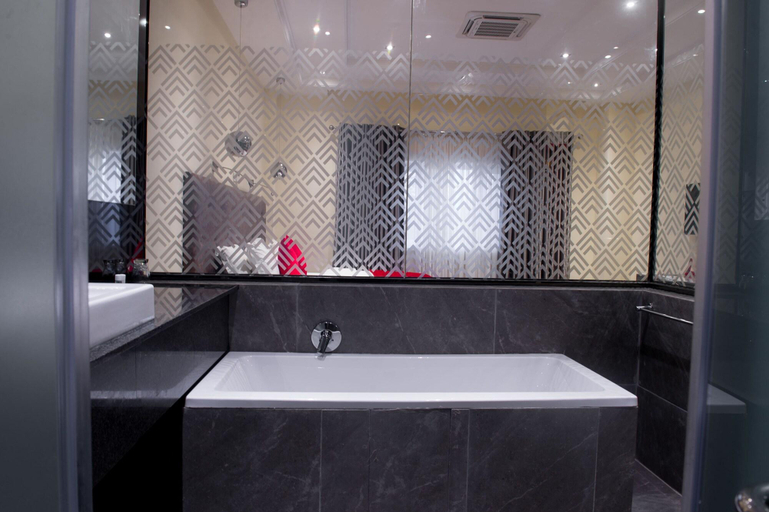 Bathroom 4, Francis Hotel, AbujaMun