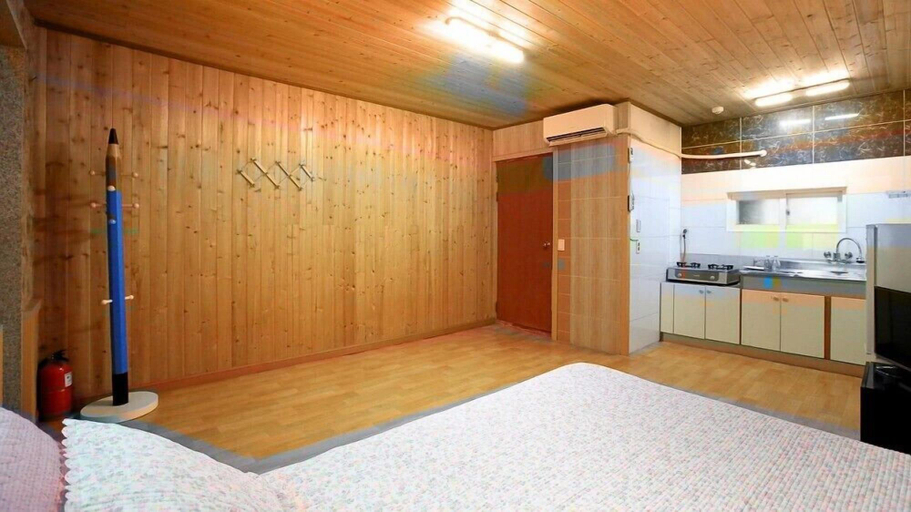 Others 4, Wondumag Minbak, Pocheon
