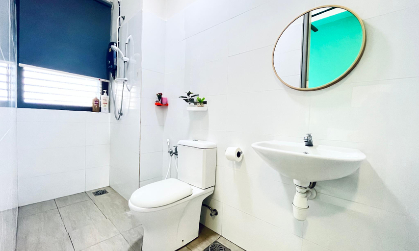 Bathroom, CORE suite klia with FREE NETFLIX + WIFI, Sepang