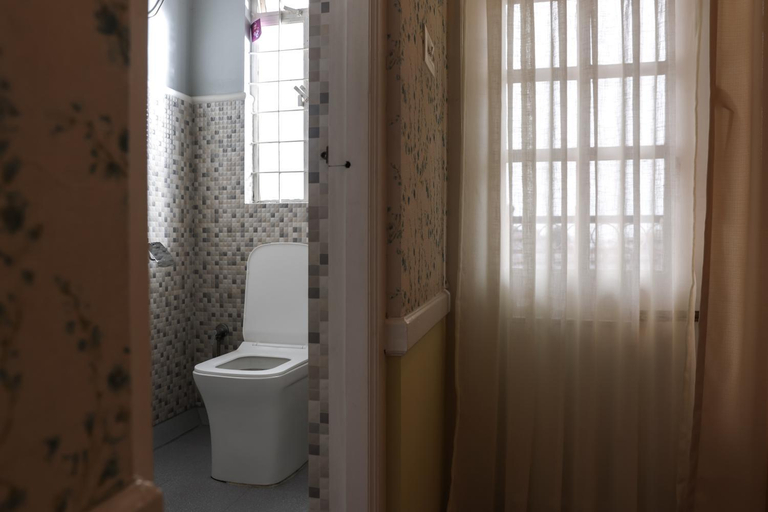 Bathroom 4, Silversky Guest House, East Khasi Hills