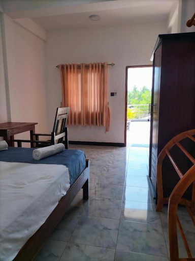 Bedroom 3, Hotel Sun Blue, Trincomalee Town and Gravets